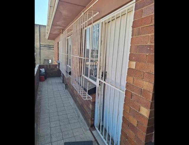 1 BEDROOM PROPERTY TO RENT IN LA ROCHELLE